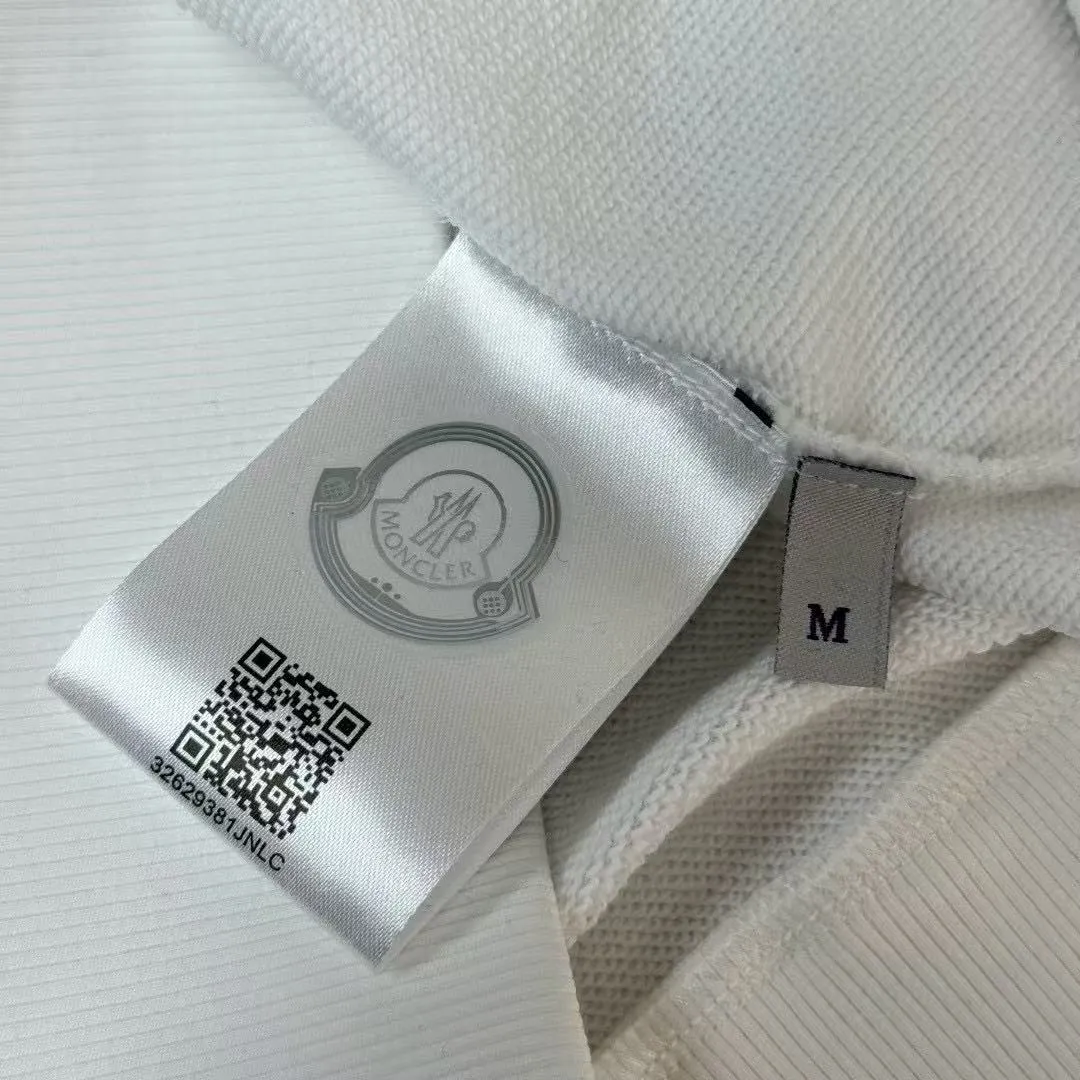 📦 📦 【 In Stock】 〖 𝐌𝐎𝐍𝐂𝐋𝐄𝐑~ 〗 440g ， 😎 ， ， Factory 2026 T ， ， Premium LOGO， Same Style ：Black White Size：S M L XL 2XL